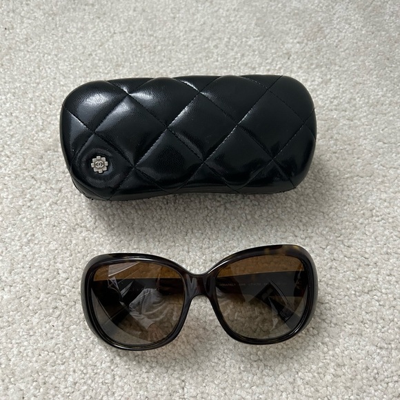Chanel camellia  oversized polarazied tortoise sunglasses - Picture 2 of 15